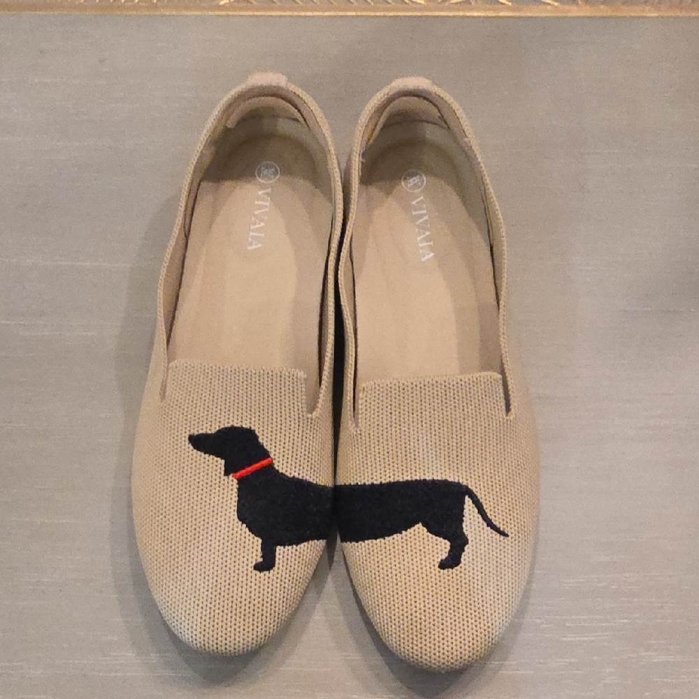 VIVAIA Women's Tan Loafers with Black Dachshund Design Dog
